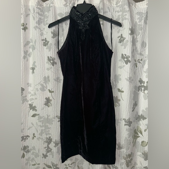 Dresses & Skirts - Black Velvet Halter Dress